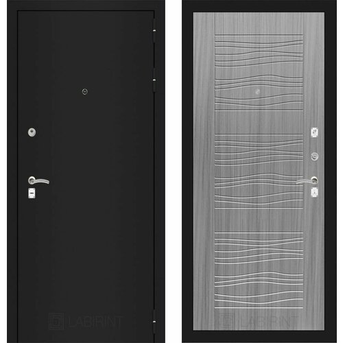 Входная дверь Labirint Classic Шагрень черная 06 Сандал серый 960x2050, открывание правое