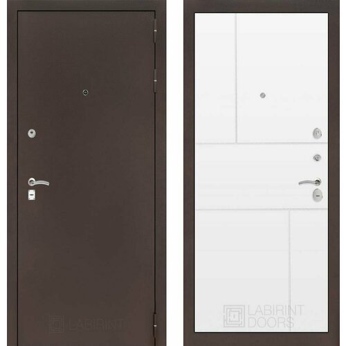 Входная дверь Labirint Classic Антик медный 21 Белый софт 960x2050, открывание левое